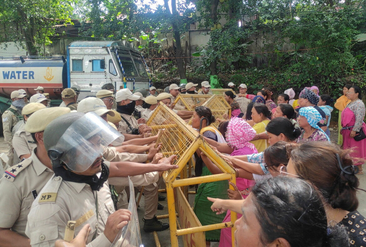 Supporters of Congress party’s Gandhi clash with police in Bishnupur